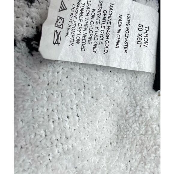 DKNY  Windowpane 50x60” Soft Throw Blanket - Picture 4 of 6